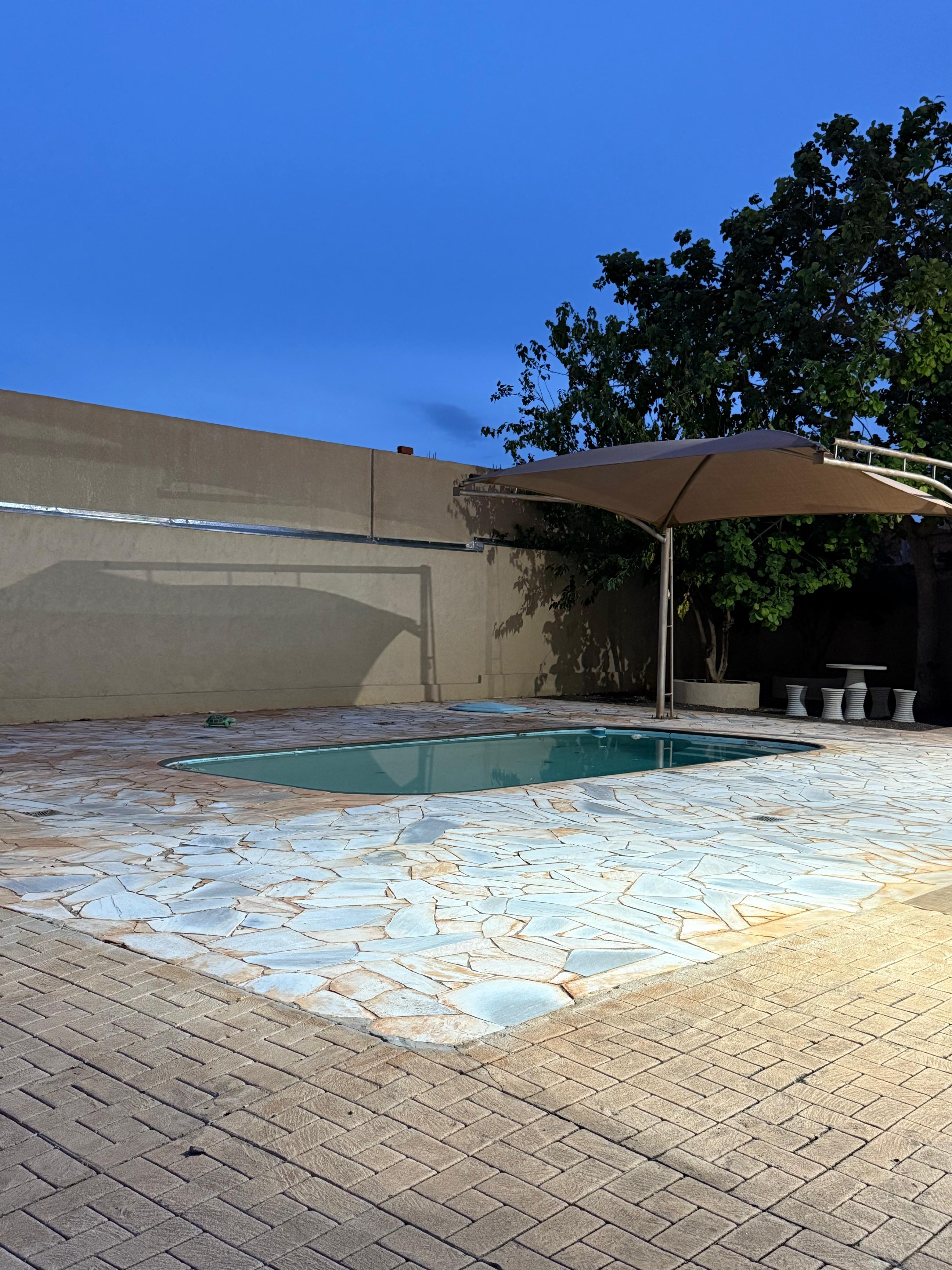 Piscina adaptada e área de lazer do Recanto dos Jerivás